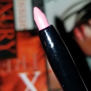 Waterproof retractable lip liner